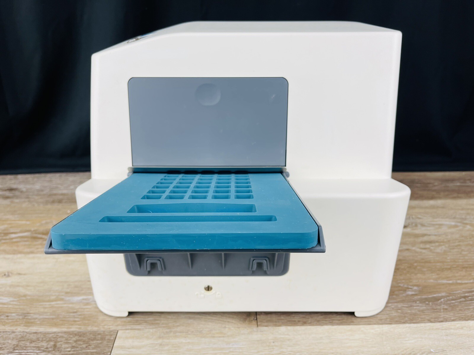 IDEXX QuantiTray Sealer PLUS Automated Bacterial Enumeration w/ Tray