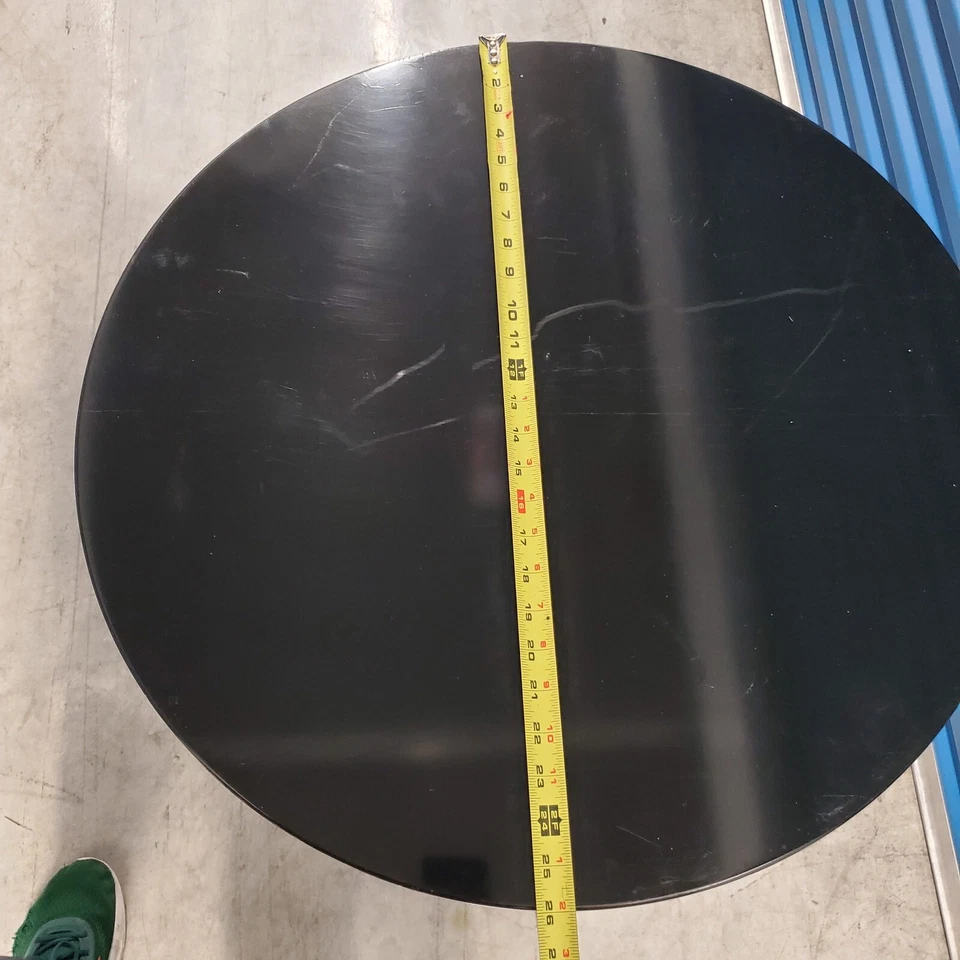 Mesa auxiliar redonda Kittinger lira vintage madera negra estilo colonial estrellas Foto 3 de 4