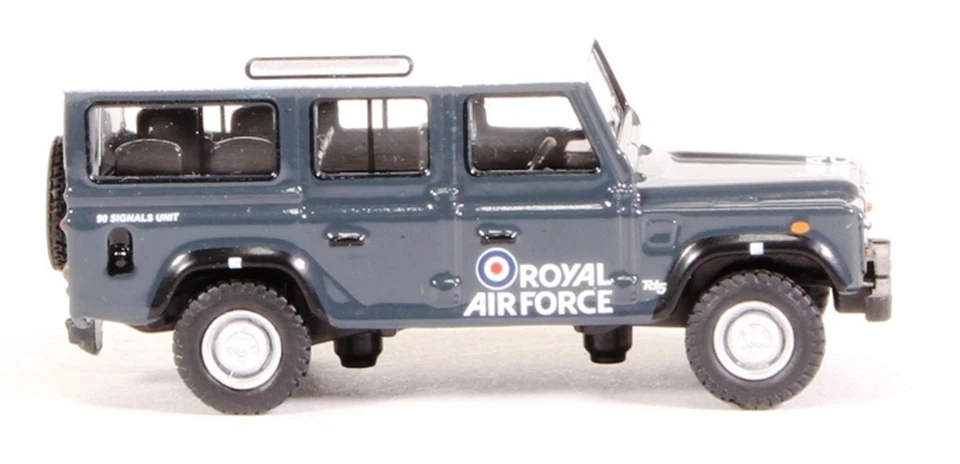 Oxford Military 1/76 RAF 5-Piece Centenary Spitfire Bedford Land Rover 76SET58 - Image 4 of 4