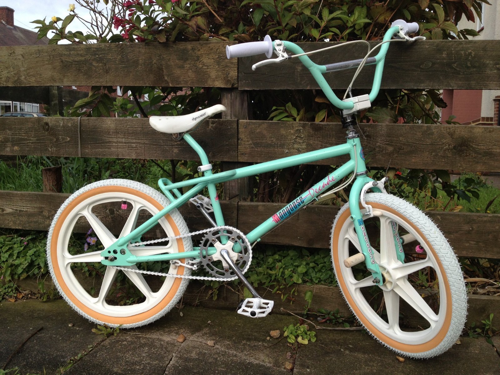 COLOURED STREET BMX TYRES WHITE GUMWALL 20 X 2.125 LS214 (PAIR, SINGLE