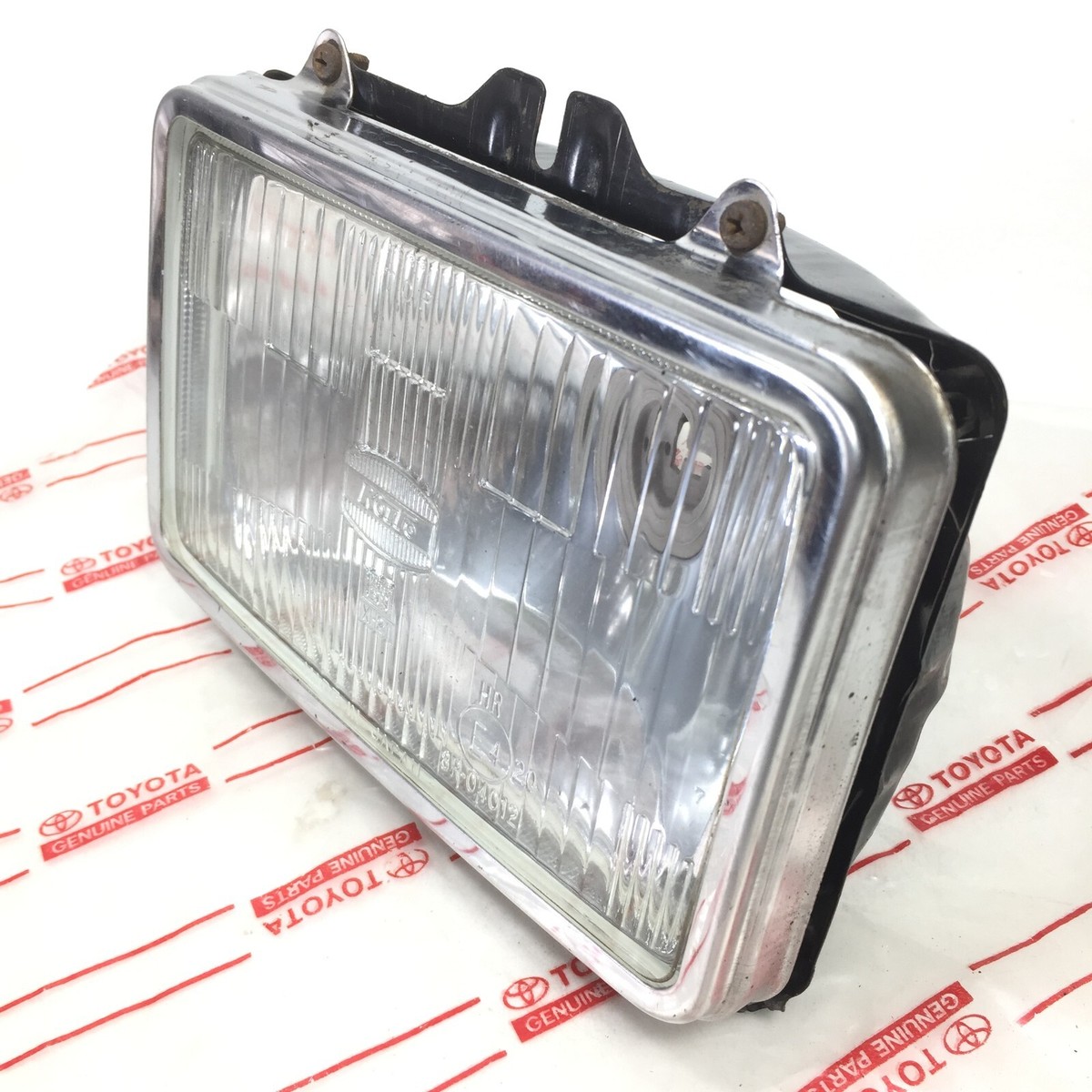 Front Headlight Sealed Beam Fits For 91-94 Toyota Tercel Genuine
