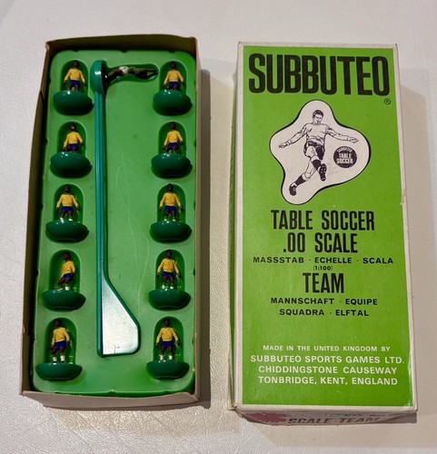 Subbuteo C100 équipe Du Brésil Avec Bases Blanches - Collectible Vintage, équipe Légère, Pour Jeu De Football
