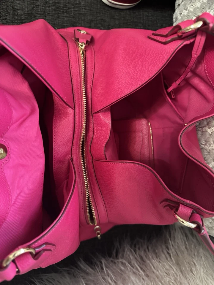 Bolso de hombro Coach Edie de cuero granulado fucsia con billetera de muñeca a juego Foto 4 de 4