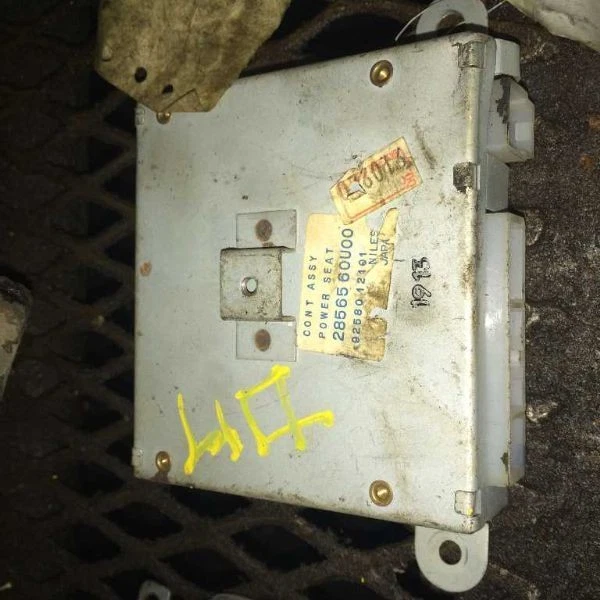 90 91 92 93 INFINITI Q45 CHASSIS ECM SEAT MODULE PASSENGER SIDE UNDER RIGHT SIDE - Image 2 of 2