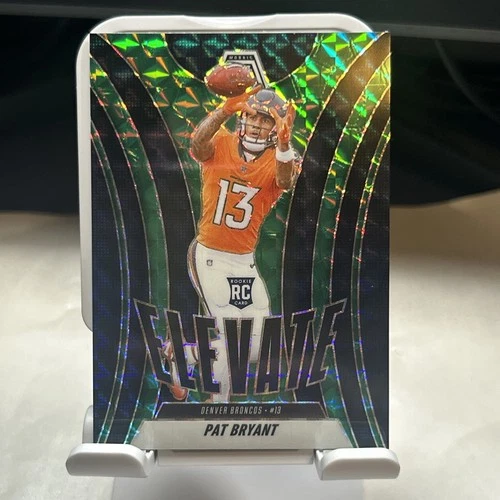 2025 Panini Mosaic - Elevate Pat Bryant #4 Green Mosaic Prizm (RC)