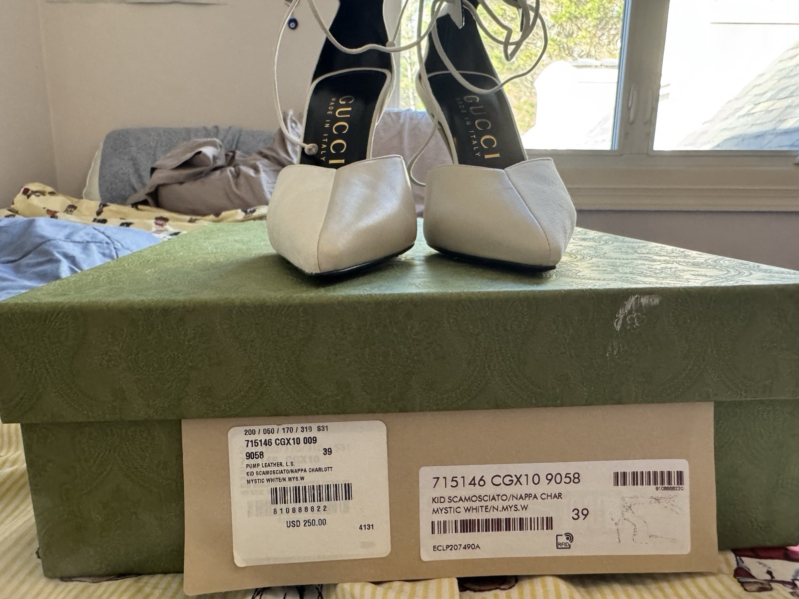 Gucci White Leather Ankle Strap Stiletto Pumps Pointed Toe Women's EU 39