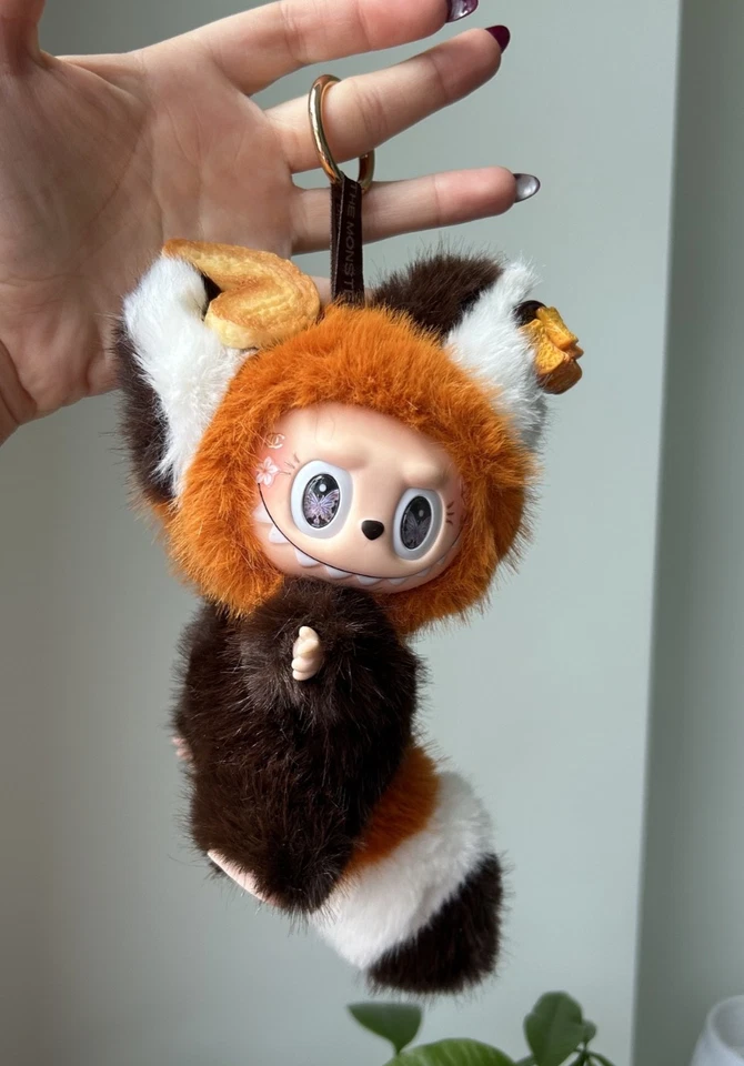 Diseñador Exclusivo Peluche Zorro Labuboo con Cuento de Mapache Croissant Joyería Foto 3 de 4