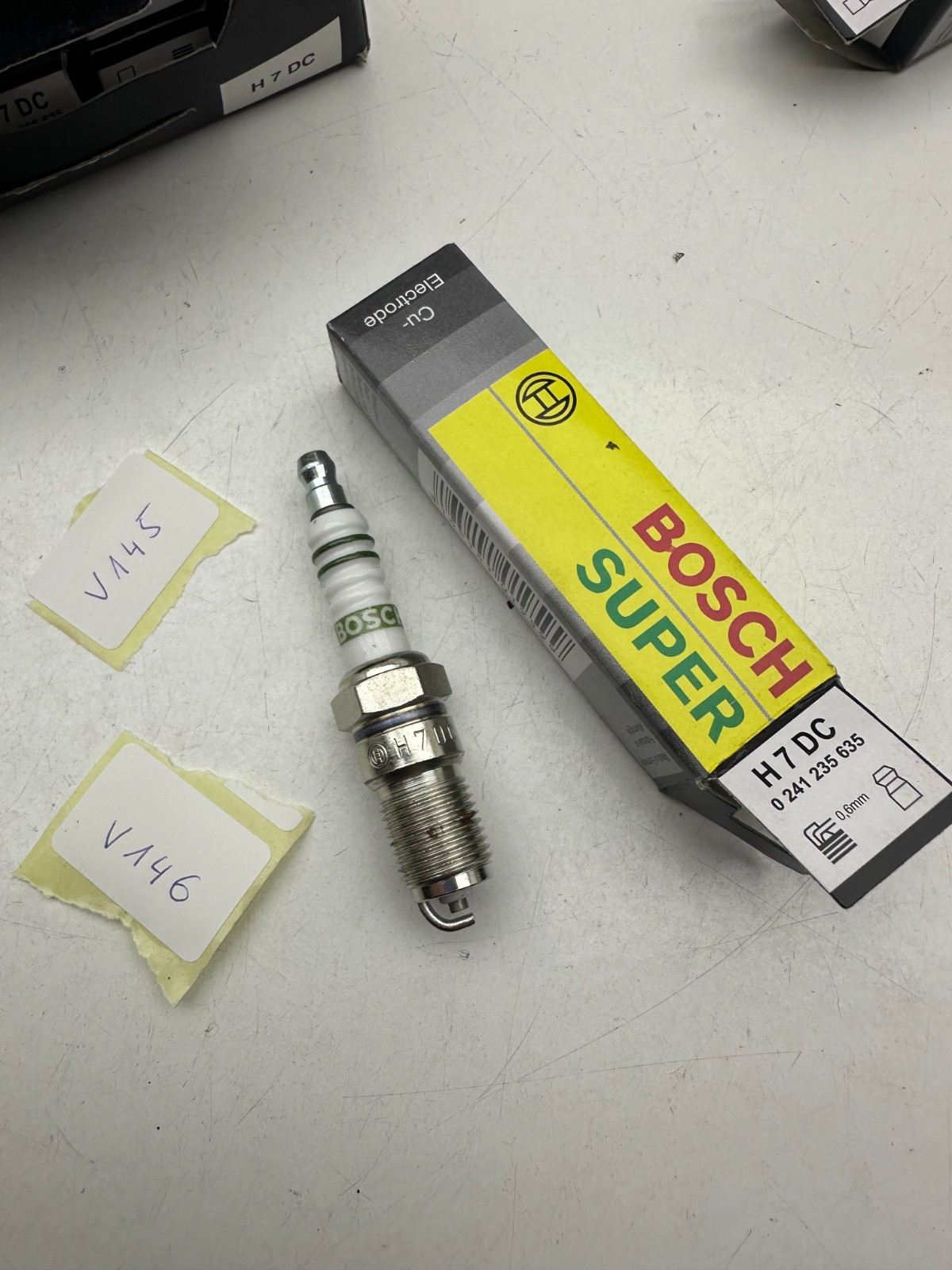 4x Spark plug BOSCH H7DC 0241235635 CITROEN FORD MAZDA MERCEDES PEUGEOT RENAULT