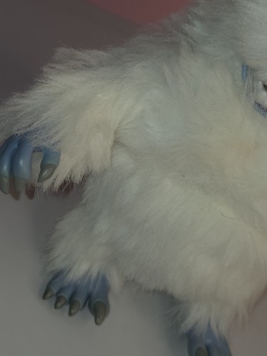 Bumble Abominable Snowman 8" Poseable Figure Playing Mantis Rudolph Co VTG 2000 - Picture 4 of 12