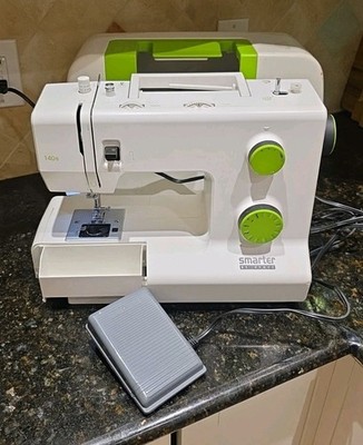 Pfaff Smarter 140s Sewing Machine (NEEDS BOBBIN) RUNS GREAT!!! *READ*