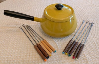Vintage Mustard Yellow Sauce/Saute Cooking Pot/Fonde Pot W Lid; 10 Fondue Forks