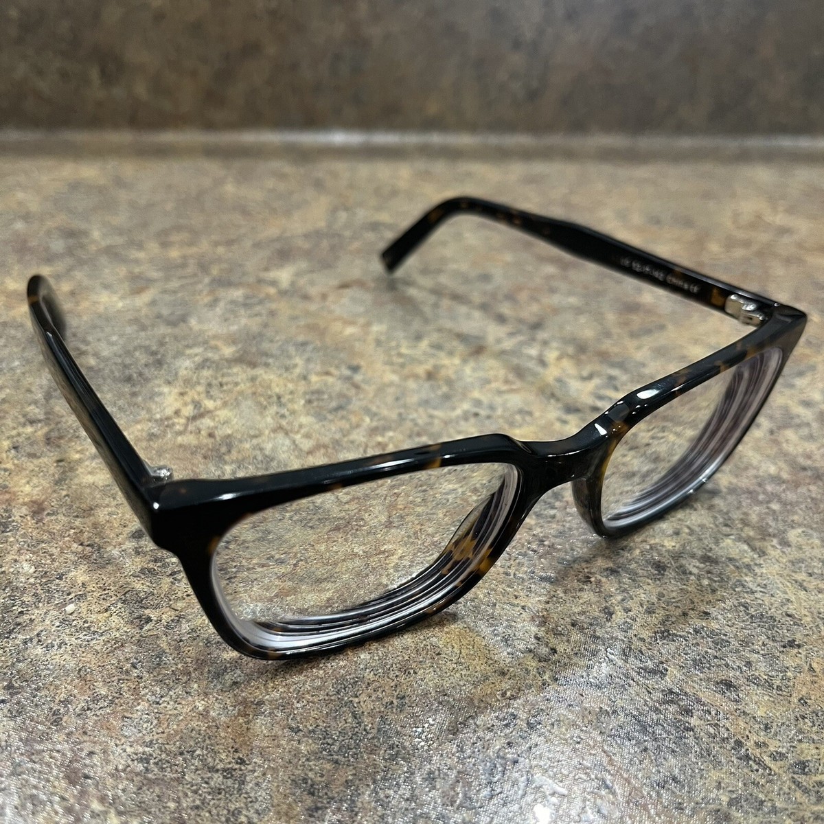 Wary Parker Wilder Tortoiseshell Square Frame Glasses with 2 cases Warby Parker Wilder 200 Dark Tortoise Square Eyeglasses  main image 3