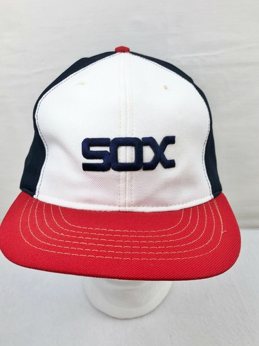 VINTAGE CHICAGO WHITESOX SNAPBACK - OFFICIAL LICENSEE - SIZE LARGE - BROKEN SNAP - Picture 2 of 10