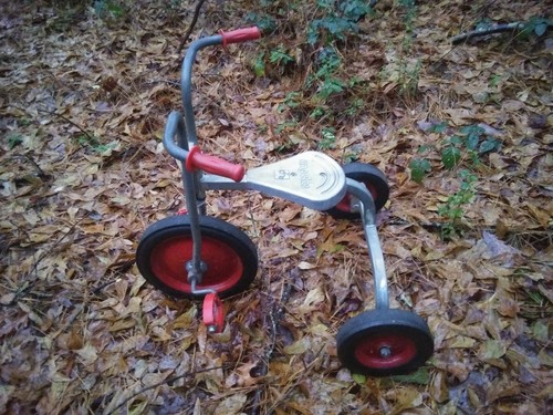 Vintage Angeles Aluminum Tricycle Has Curved Ram Handlebars