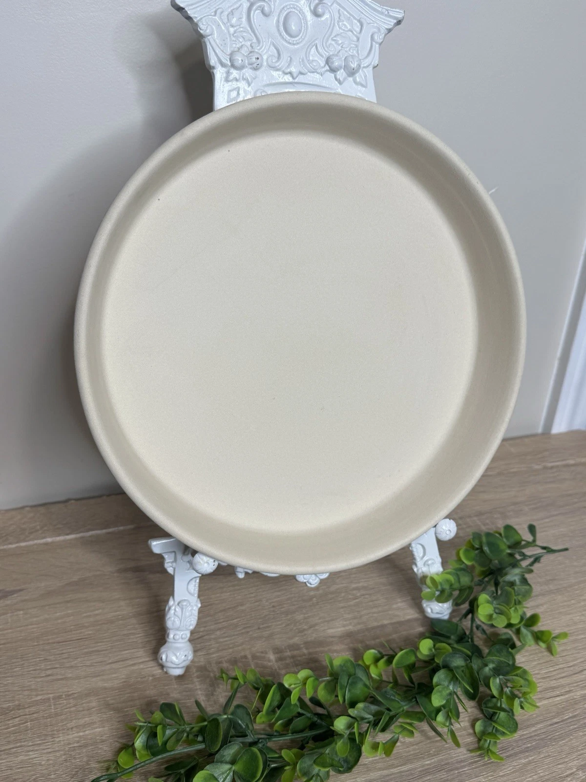 The Pampered Chef Round Deep Dish Baker Stoneware 11" Family Heritage Pizza Pan
Opens in a new windo