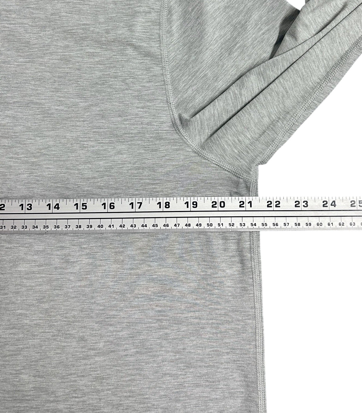 Vuori Ease Performance Half Zip Large Long Sleeve… - image 4