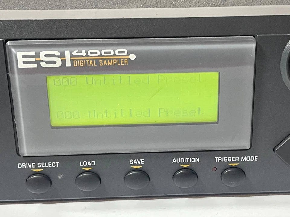 E-mu Systems ESI 4000 6225 4 MB DIGITAL SAMPLER- For Parts- TURNS ON !!! - Image 4 of 4