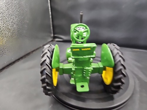 John Deere Model 630 Tractor By ERTL 1:16 - Picture 4 of 11