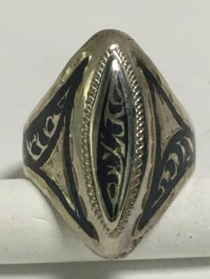 STERLING SILVER BAND RING SIZE 7.5 Tests Marked Sterling 3.1G Inlay design NICE!
