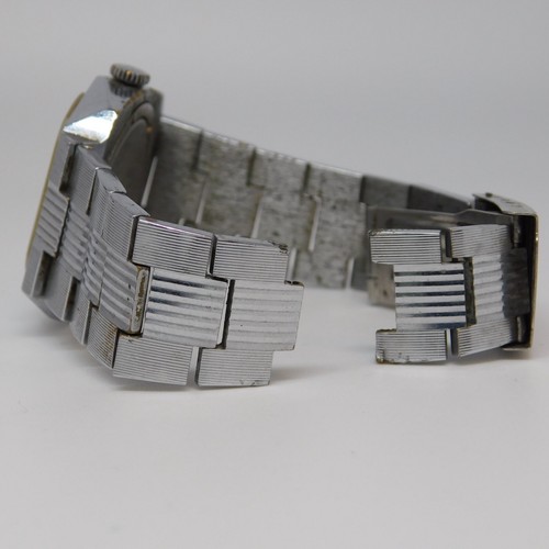 Vintage Luch Made in USSR Soviet Russia Wind-up Analog Men's Watch for Repairs - Picture 4 of 9