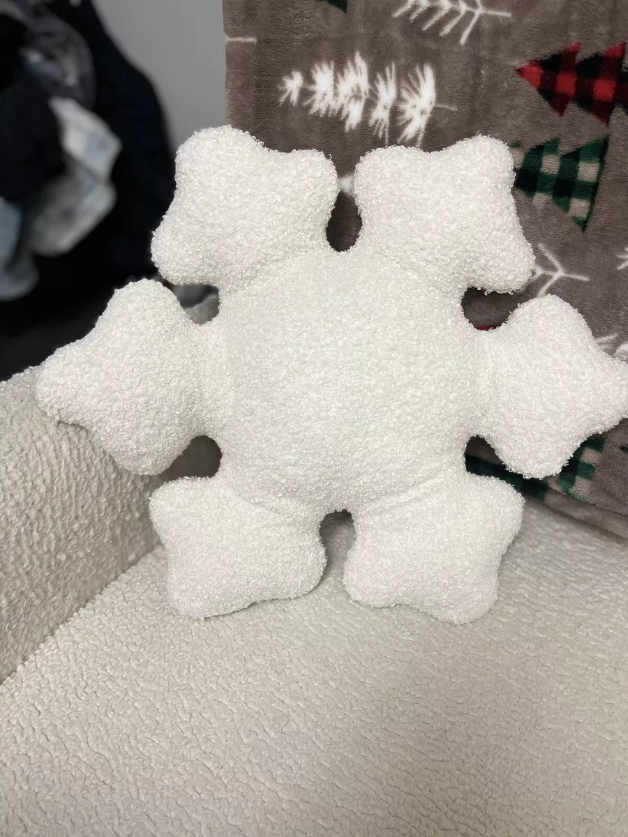 Pottery barn snowflake pillow cheap