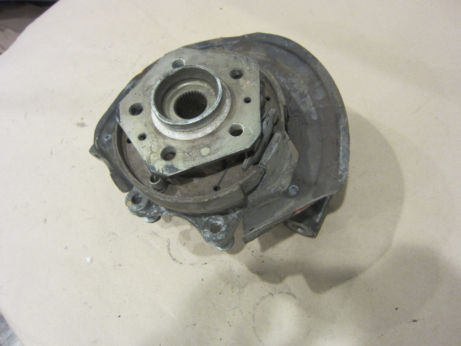 Maserati 4200 - LH Rear Stub Axel - Knuckel -Bearing - P/N 189335