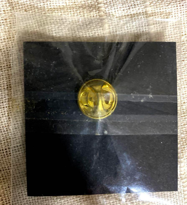 Yoshitaka Amano Two unused Set of 2 clear files and 1 pin badge