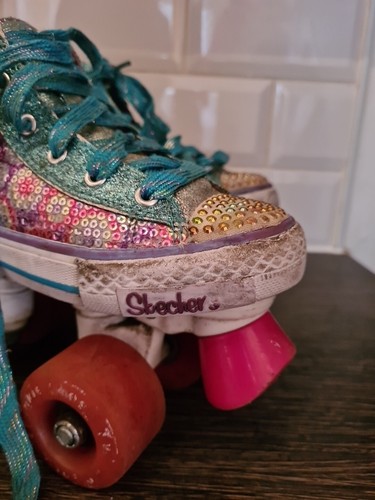 SKECHERS TWINKLE TOES ROLLER SKATES Youth Girl Size UK12 Rainbow Sequins - Picture 2 of 7