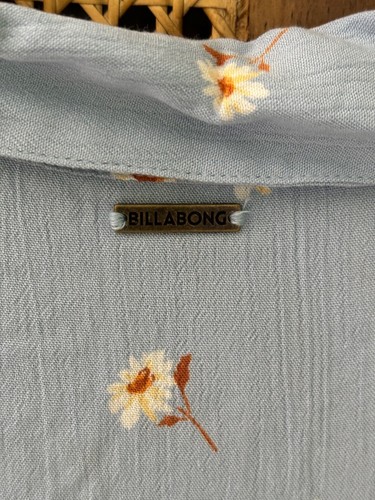 Billabong Lovely Ways Collared Woven Dress Blue with Flowers Size Medium/10 NWT - Imagen 9 de 9
