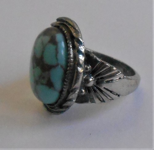 SILVER TONE TURQUOISE CABOCHON FASHION BAND RING SIZE 9 NWOT - Picture 2 of 3