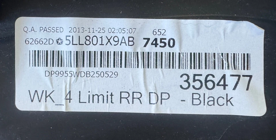 Panel interior de la puerta trasera derecha: desde Jeep Grand Cherokee Limited 2014-negro Foto 3 de 4