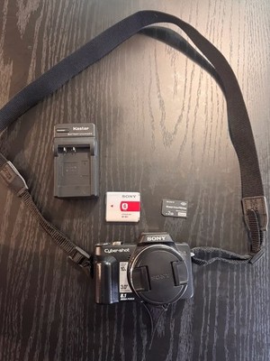Sony Cyber-shot DSC-H10 8.1MP 10x Zoom Black Camera w/ 3.0'' LCD, Accessories