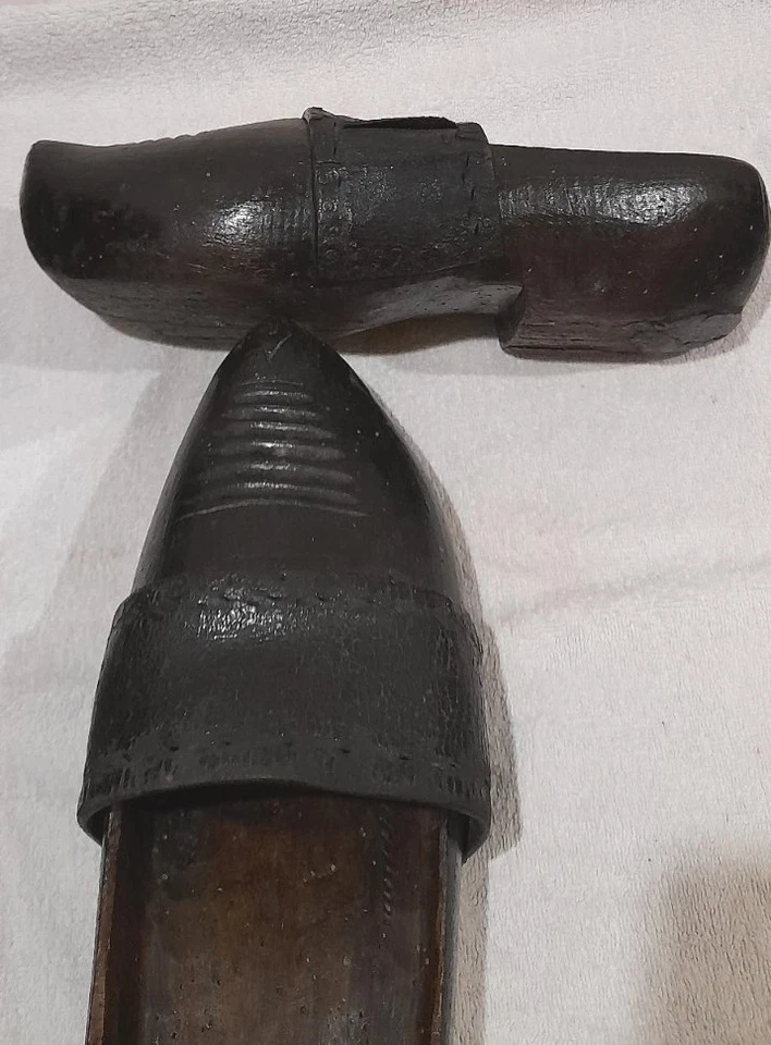 SABOT ANCIEN, ancienne paire de sabots, sabot bois et cuir, ART POPULAIRE . - Photo 3/4