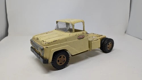 VINTAGE CIRCA 1960 TONKA TOY YELLOW SEMI-TRUCK CAB