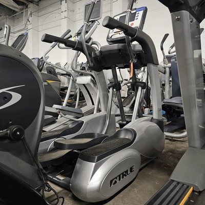 TRUE FITNESS CS400 ELLIPTICAL