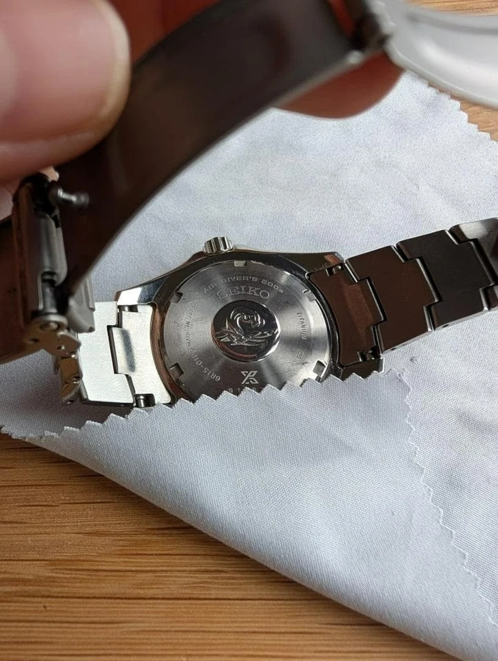 SEIKO Prospex SBDC029 6R15-01D0 mergulhadores mostrador preto caixa de relógio automático usado no Japão - Imagem 4 de 4