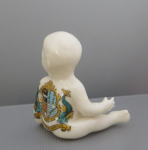 Crested Ware - Grafton Baby Sitting Up No 481 - Ilfracombe Crest - Picture 4 of 8