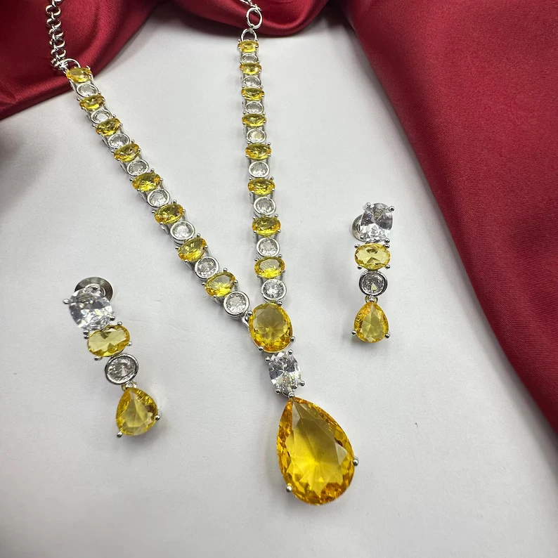 Conjunto de pingente e brincos pendurados de prata para seu laboratório de pera citrino - Imagem 4 de 4