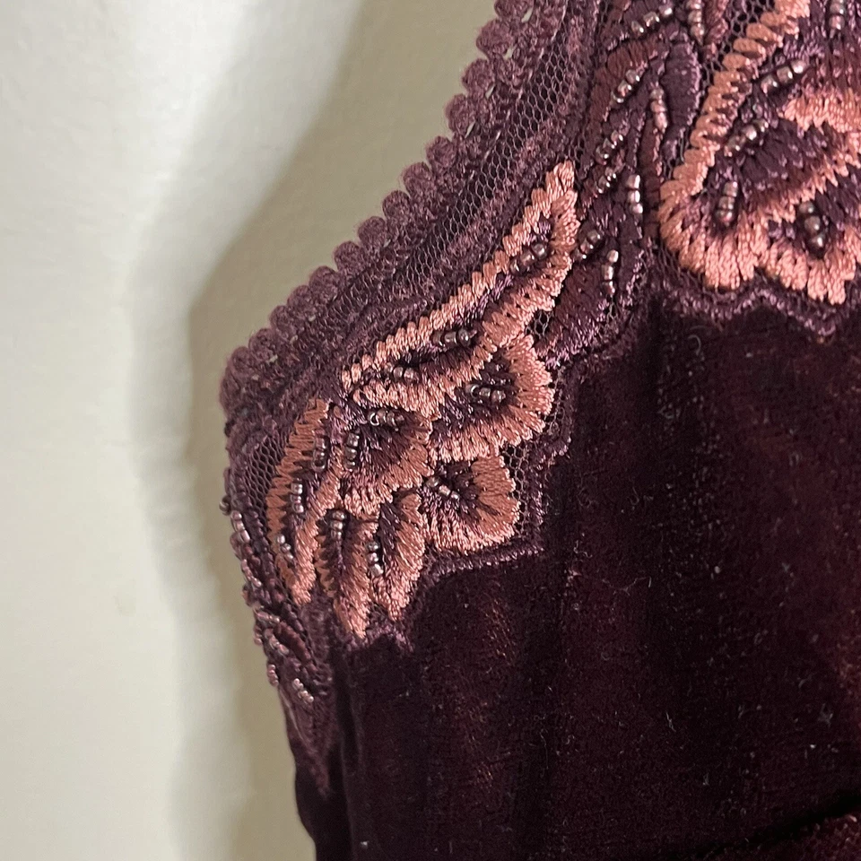Camiseta sin mangas Soft Surroundings de terciopelo bordado con cuentas borgoña para mujer XS Y2K Foto 4 de 4