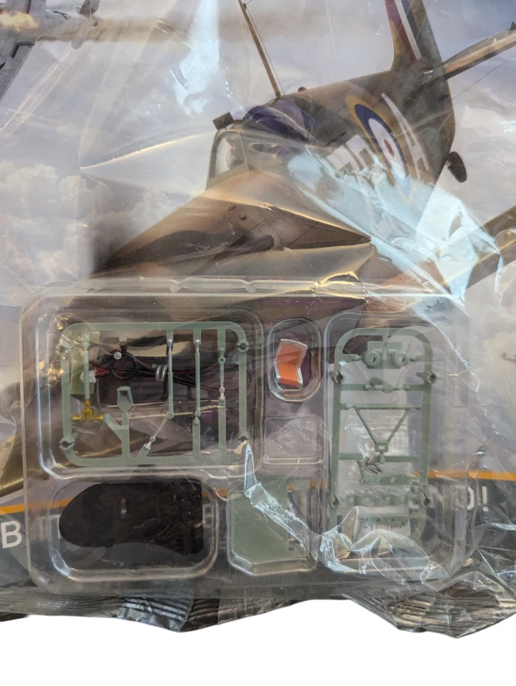 Build a Model of the Spitfire Issue 20 1/18 Hachette Magazine - Image 3 of 4