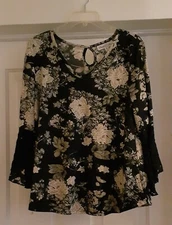 Stem & Vine Woman's Top, Lacy Bell Sleeves, Keyhole Back, Size M