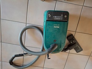 staubsauger miele, Gehäuse defekt, optimales "Ersatzteilspender"