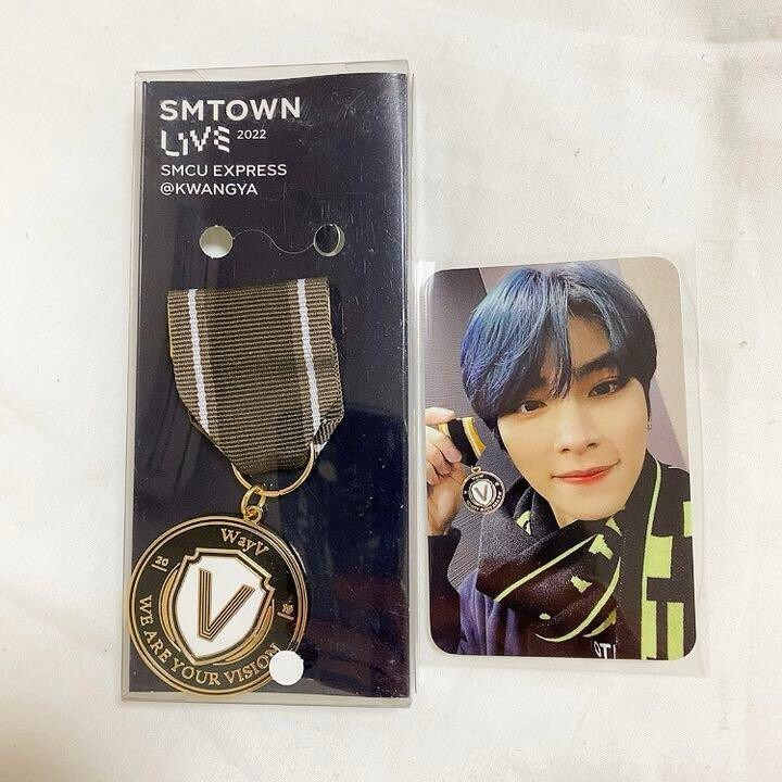 NCT WayV Xiaojun 2022 SMTOWN SMCU EXPRESS KWANYA Emblem
