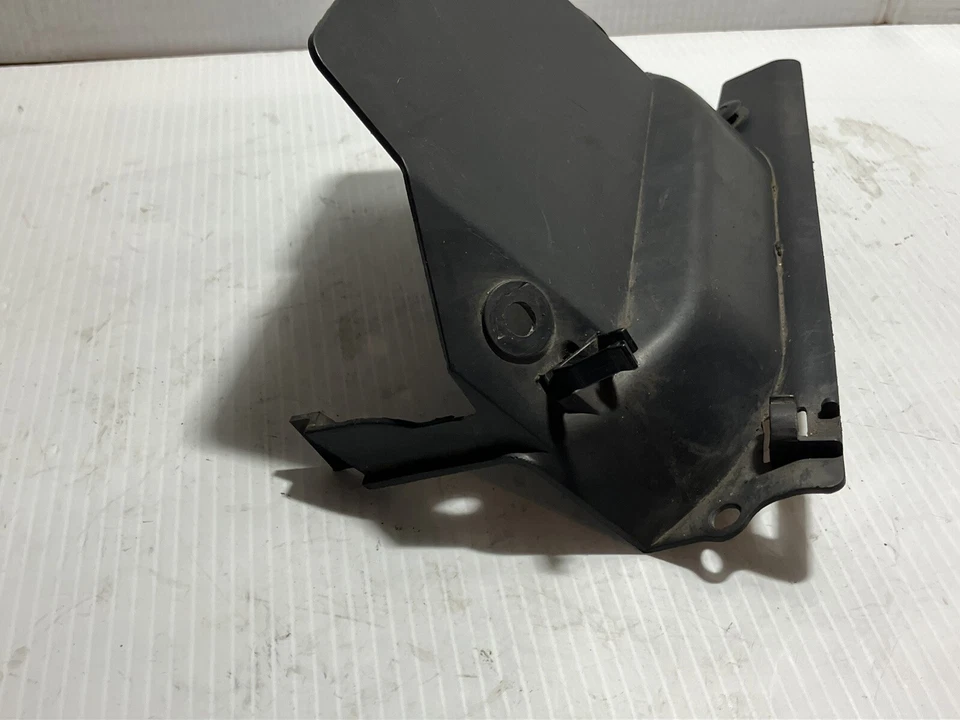 Guardabarros trasero Yamaha V Star 1100 2002 (fabricante de equipos originales) Foto 3 de 4