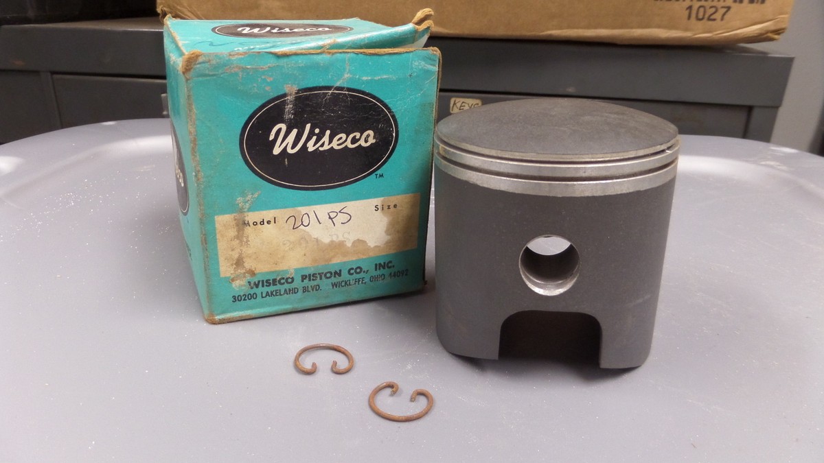 NOS Vintage Wiseco Piston with C Clips CZ380 CZ 380 Standard NOS Vintage Wiseco Piston with C Clips CZ380 CZ 380 Standard