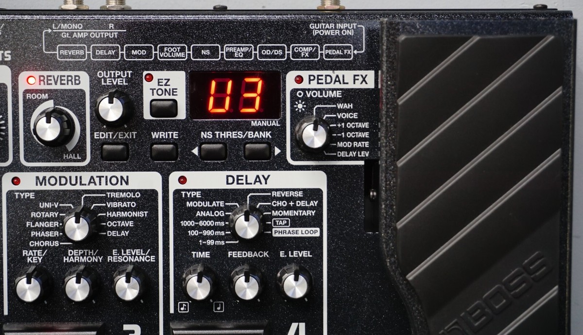 BOSS  ME−70 Boss ME-70 Guitar Multi-Effects Pedal : Amazon.ca: Musical