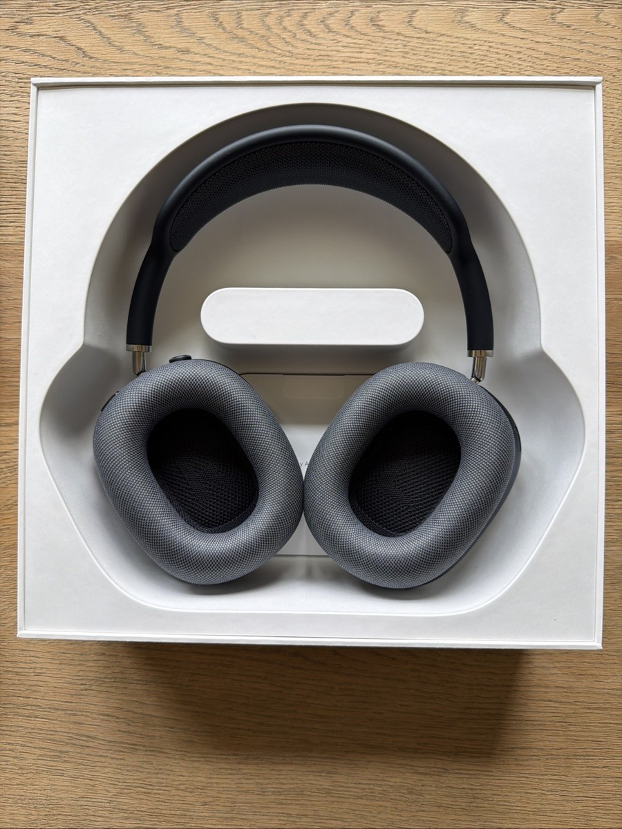 Apple AirPods Max USB-C Midnight Over-Ear Headphones A3184 MWW43AM Apple AirPods Max USB-C Midnight Over-Ear Headphones A3184 MWW43AM