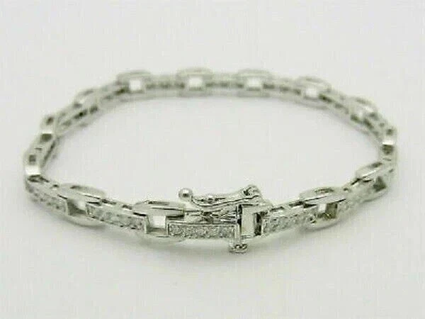 Impresionante brazalete de tenis enchapado en oro blanco de 14 k con diamantes simulados de corte redondo de 8 quilates Foto 2 de 4