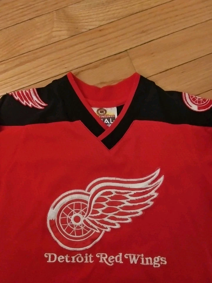 Steve Yzerman Detroit Red Wings NHL Vintage Winning Goal Toddler Jersey Size 2T - Image 2 of 4