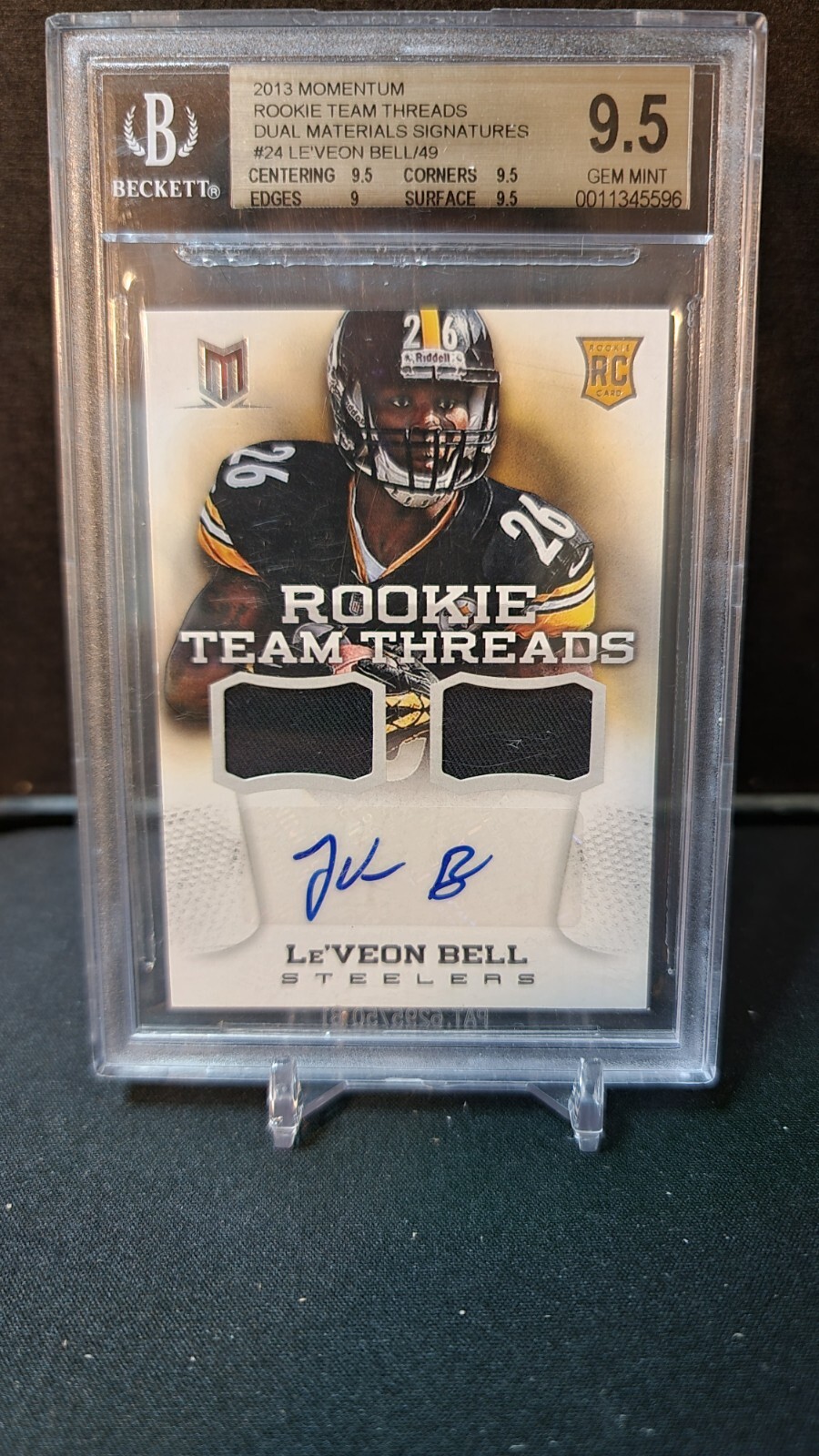 Le'Veon Bell Panini Momentum Rookie Team Threads Dual Materials #24 Prime Signature
